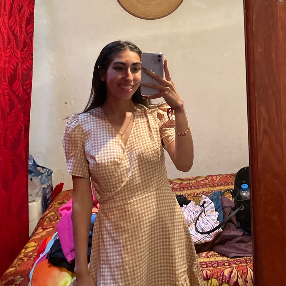 Meet your Posher, Rebeca